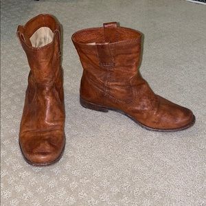 FRYE tan leather booties